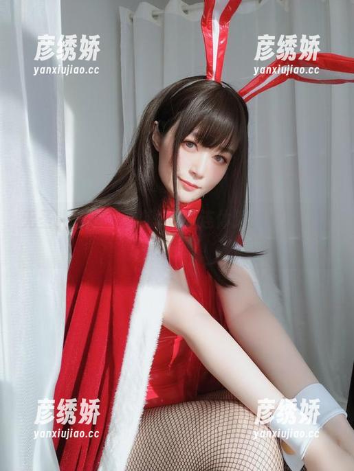 无圣光来袭，白银81的连体透泳衣真让我想多了