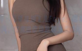 秀人网 – 吊带与刘飞儿Faye：图集里的微风，仿佛能吹动我脑海里的闲思