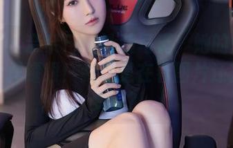 秀人网 – 奈奈Fox泳装写真：她的魅力跟阳光一样耀眼！我这是在看图片还是在做梦呀？