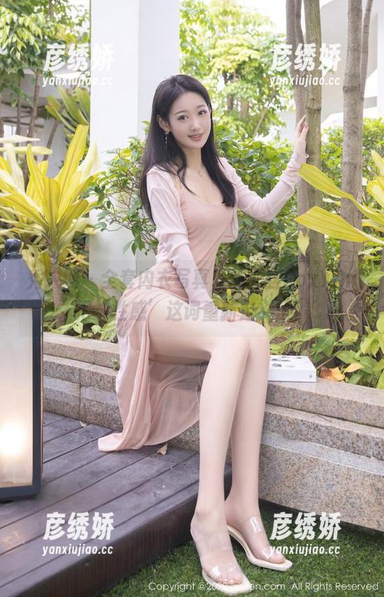 秀人网-孟狐狸FoxYini 秀人网 - 全套内衣写真,孟狐狸FoxYini把‘性感’这词重新定义了!