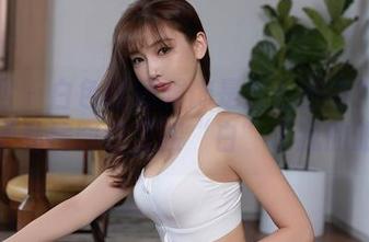 秀人网 – 白色轻薄服饰是怎么回事？糯美子私房图包直接“白”了我的眼