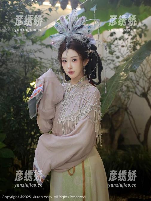 秀人网-芭比KIKI 秀人网 - 拉近距离,芭比KIKI高跟鞋福利写真就要来了,别说我没提醒你!