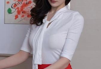 秀人网 – 校园私拍：蓝夏akasha在操场上，谁说运动不能优雅？