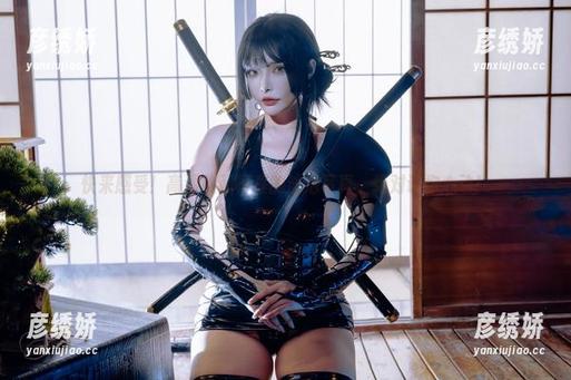 快来感受！高清秋和柯基的泳池写真，绝对让你心动！
