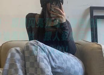微密圈 – 原图闪亮登场：粉色的猪陈佩奇的绿纱油亮肉丝，撩人姿态示范，这帖肯定会火的！