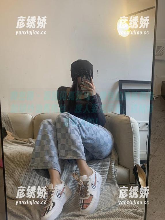 粉色的猪陈佩奇 微密圈 - 原图闪亮登场:粉色的猪陈佩奇的绿纱油亮肉丝,撩人姿态示范,这帖肯定会火的!