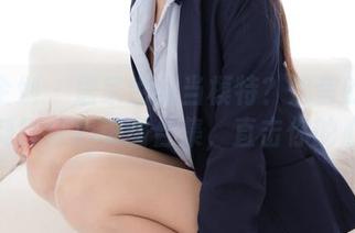 紧急企划 – 居家也能当模特？奶昔的私人定制绿背心美图合集，直击你的心！
