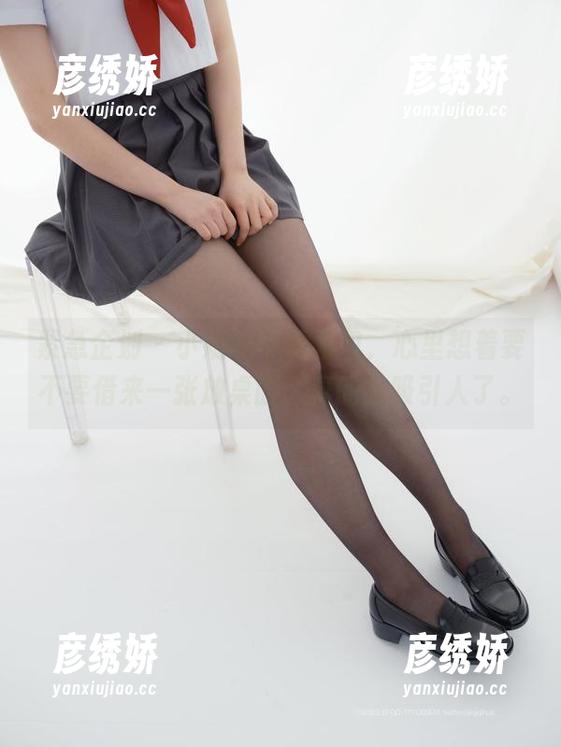 紧急企划-小婕 紧急企划 - 小婕的可爱图包,心里想着要不要借来一张放桌面,真的太吸引人了。