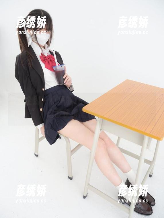紧急企划-小恩 紧急企划 - 小恩的JK经典美图:“分享即快乐”,这股快乐怎么感觉像在吃糖?