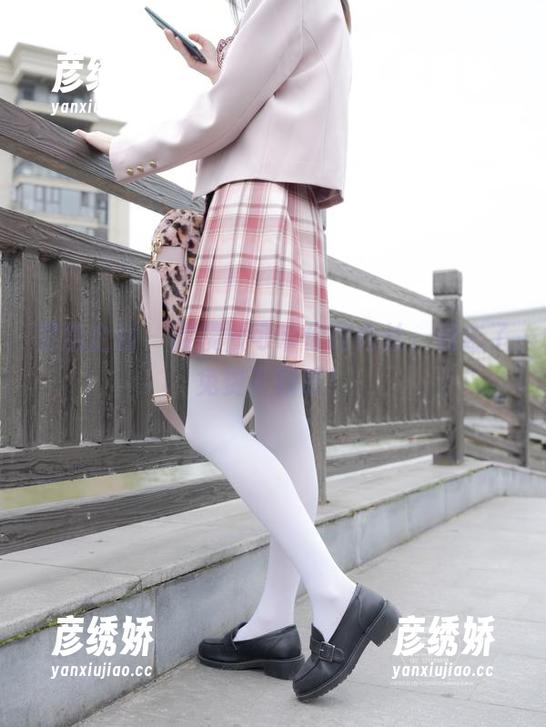 紧急企划 - 樱樱樱可带你吃肉丝，别忘了免费下载哦！