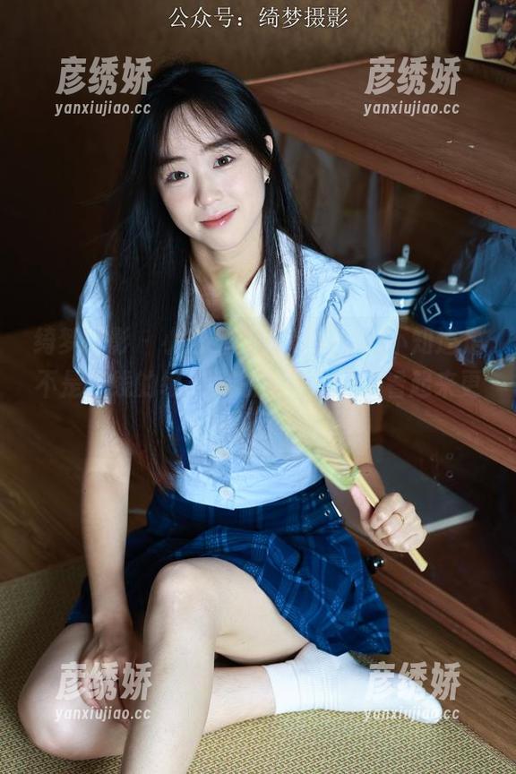 绮梦摄影-小艺 绮梦摄影 - 小艺最新美腿合集,不知道是不是光线的缘故,总觉得她的腿看起来更迷人了!
