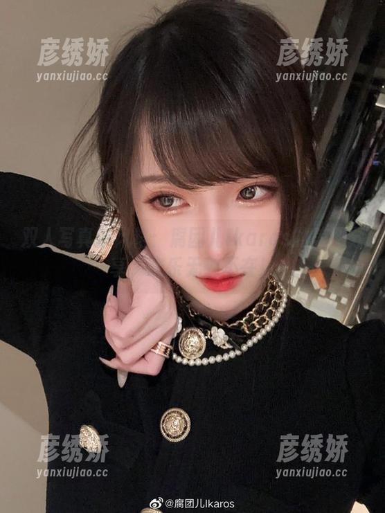 双人写真新风格：腐团儿Ikaros的美图分享，欢乐无处不在！