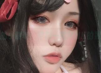 原图中的小暧昧：芊川一笑MNK的黑丝风情