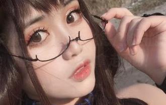我说，芊川一笑MNK，这恶魔姐姐的原图也太大胆了吧，免费拿走不谢！