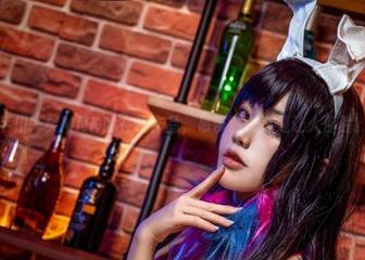 芊川一笑MNK的在线作品，吊带时光真是让人停驻。