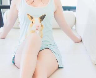 菠萝社 – 校园体操服里的王语纯高清写真，巧妙又不失俏皮！