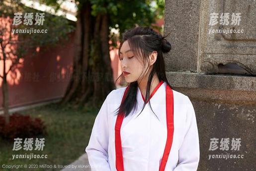 蜜桃社 - 你见过E杯奶茶和黑丝的碰撞吗？分享这套让人意外的作品吧！