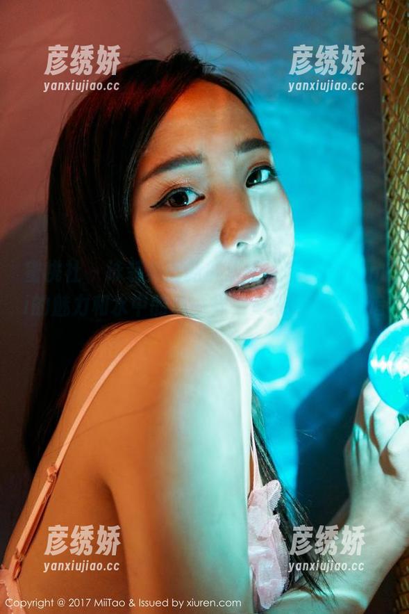 蜜桃社-萌美Moemi 蜜桃社 - 泳装美图新鲜出炉,萌美Moemi的魅力和水中的鱼一样,令人忍不住想追!