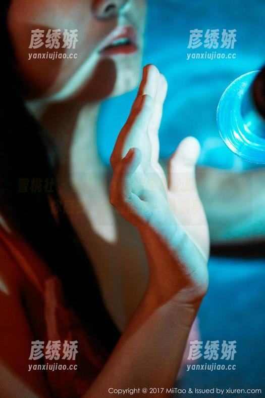 蜜桃社 - 蜜蕊Mary镂空的心跳：原图带你感受，资源的每一丝温度！