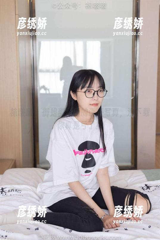 袜啵啵-甜甜圈 袜啵啵 - 御姐甜甜圈的诱惑写真,没下载你真是亏了!