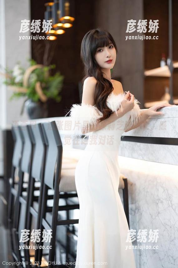 语画界-徐莉芝 语画界 - 这张图片里的徐莉芝连体衣,感觉在跟我对话