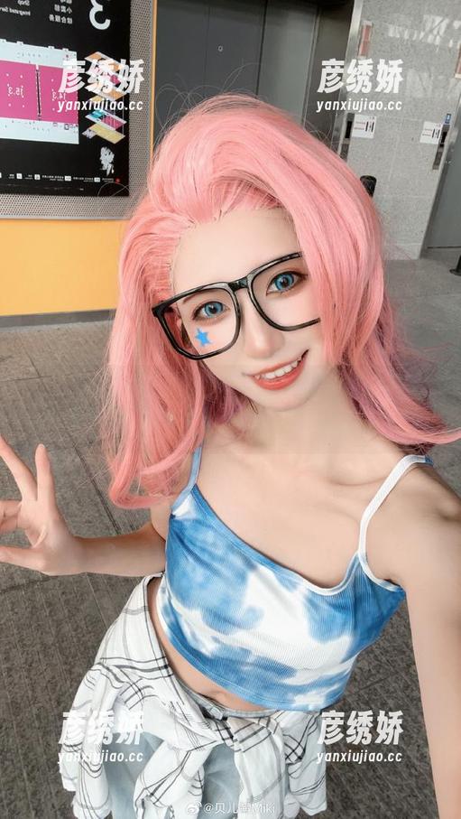 贝儿酱Miki 贝儿酱Miki的自拍图包:每一张都是心情瞬间,快来下载!