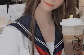 把超级小禾儿的礼服当壁纸，真是给我的桌面增添了一种说不清的风情。