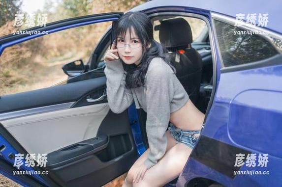 逐月Su的美足作品，每一张都在分享什么样的故事？