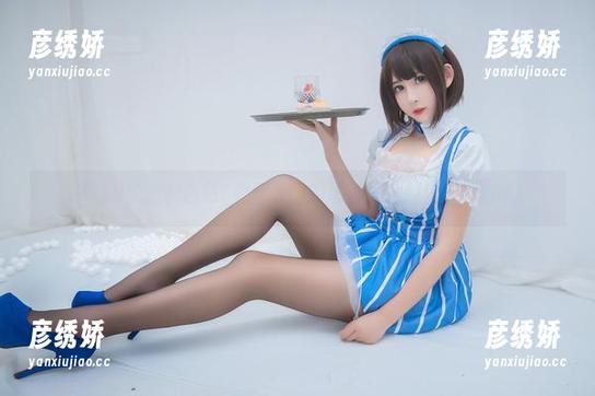 雯粥粥i的定制白色T恤图集，明明简单却别有一番韵味！