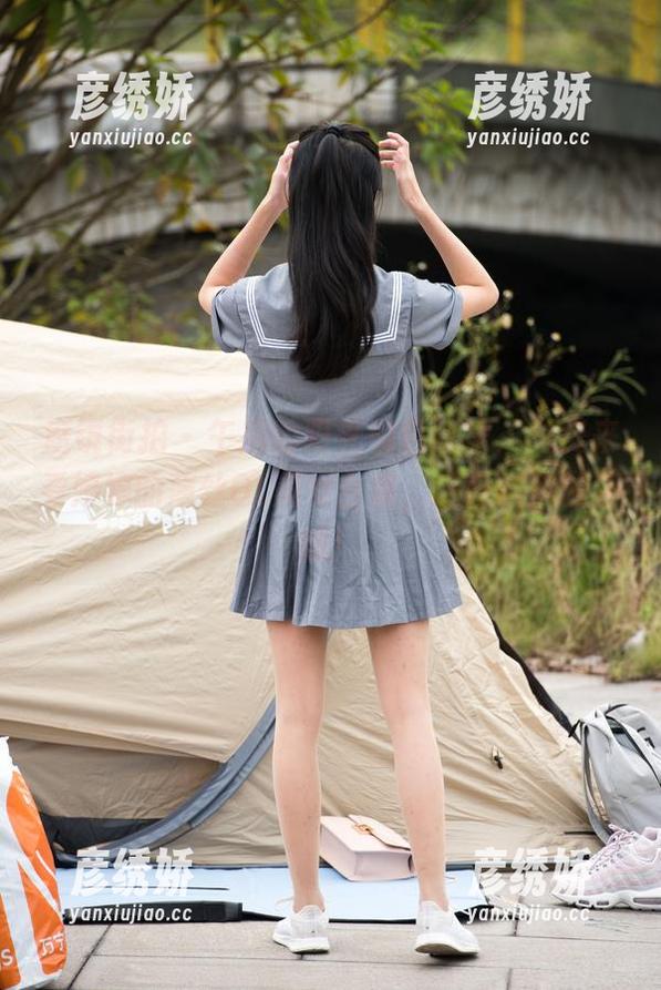 魔镜街拍 - 午后的阳光和包臀裙，免费来看婷婷的薄丝OL美女合集，感受微风的撩拨！