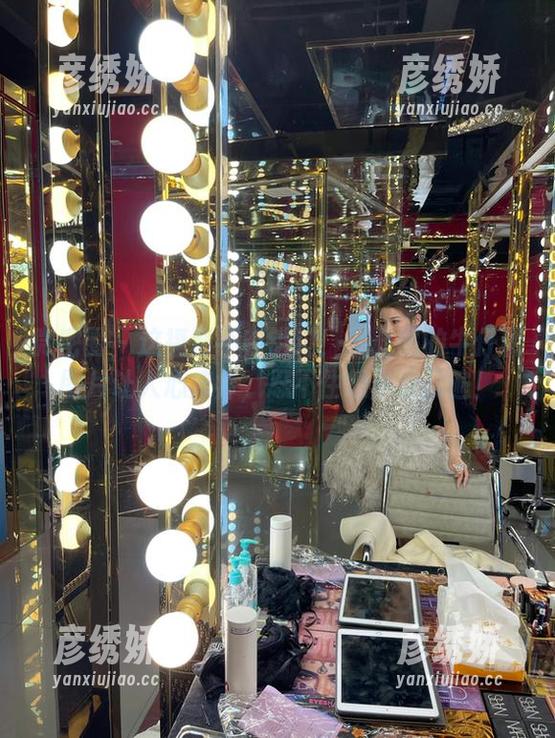 微密圈 - 这福利不容错过！黎允熙的牛仔裤图片让人心痒痒，忍不住想多看几遍！