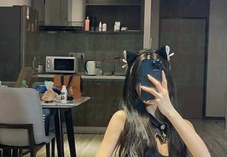 微密圈 – 想知道黎允熙在绿色白色蕾丝中是什么样子吗？原图给你一丝暗示，图册则带来无尽的联想。