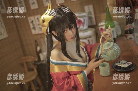 黑猫猫ovo的新作：女灶神，一组让你欲罢不能的美图！